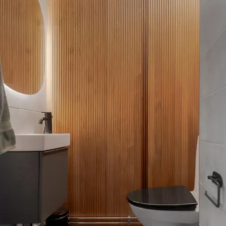 アパート A Peaceful And Modern Gem In The Heart Of The *