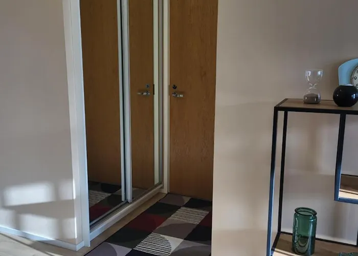 A Peaceful And Modern Gem In The Heart Of The Apartament *